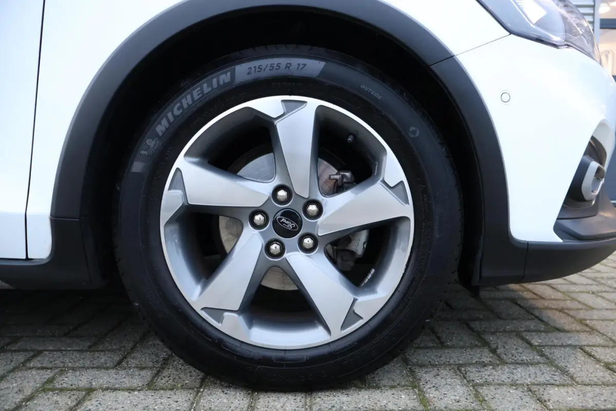 1.0 Hybrid Active Business 1e Eigenaar | NL-Auto | Volledig Onderh | BTW | Pano | B&O | Camera | Navi | Carplay | Bots | ADCruise | Keyless | Full Led | LMV | PDC