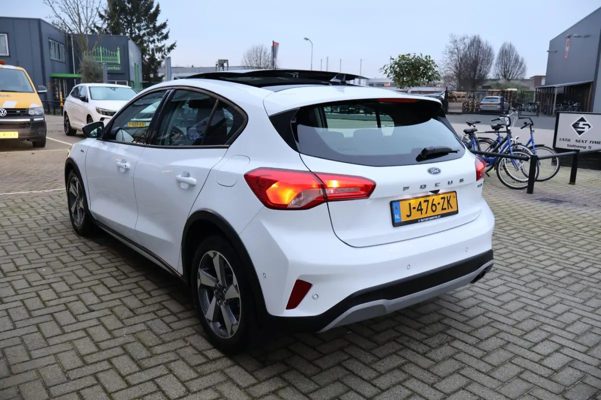 1.0 Hybrid Active Business 1e Eigenaar | NL-Auto | Volledig Onderh | BTW | Pano | B&O | Camera | Navi | Carplay | Bots | ADCruise | Keyless | Full Led | LMV | PDC