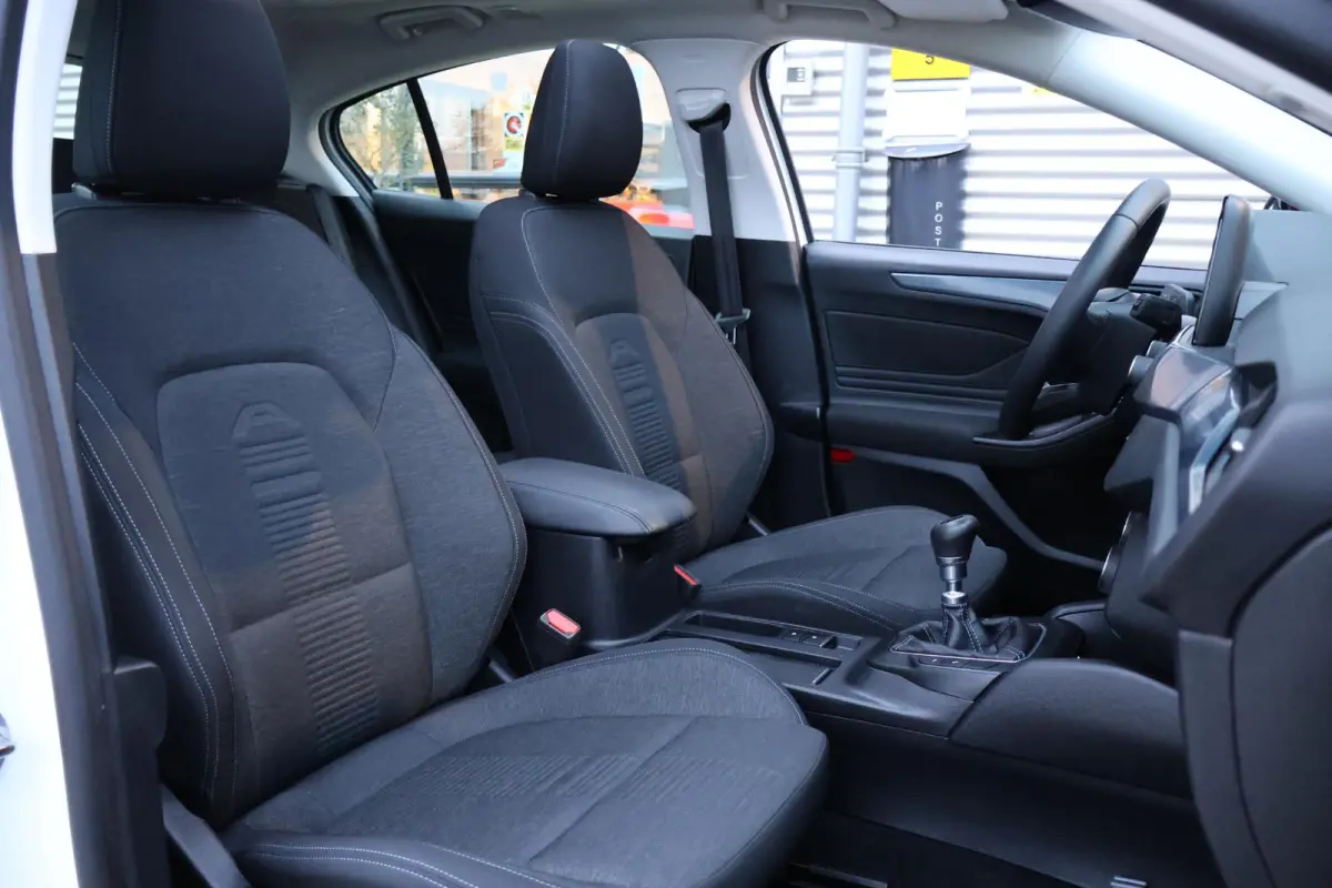 1.0 Hybrid Active Business 1e Eigenaar | NL-Auto | Volledig Onderh | BTW | Pano | B&O | Camera | Navi | Carplay | Bots | ADCruise | Keyless | Full Led | LMV | PDC