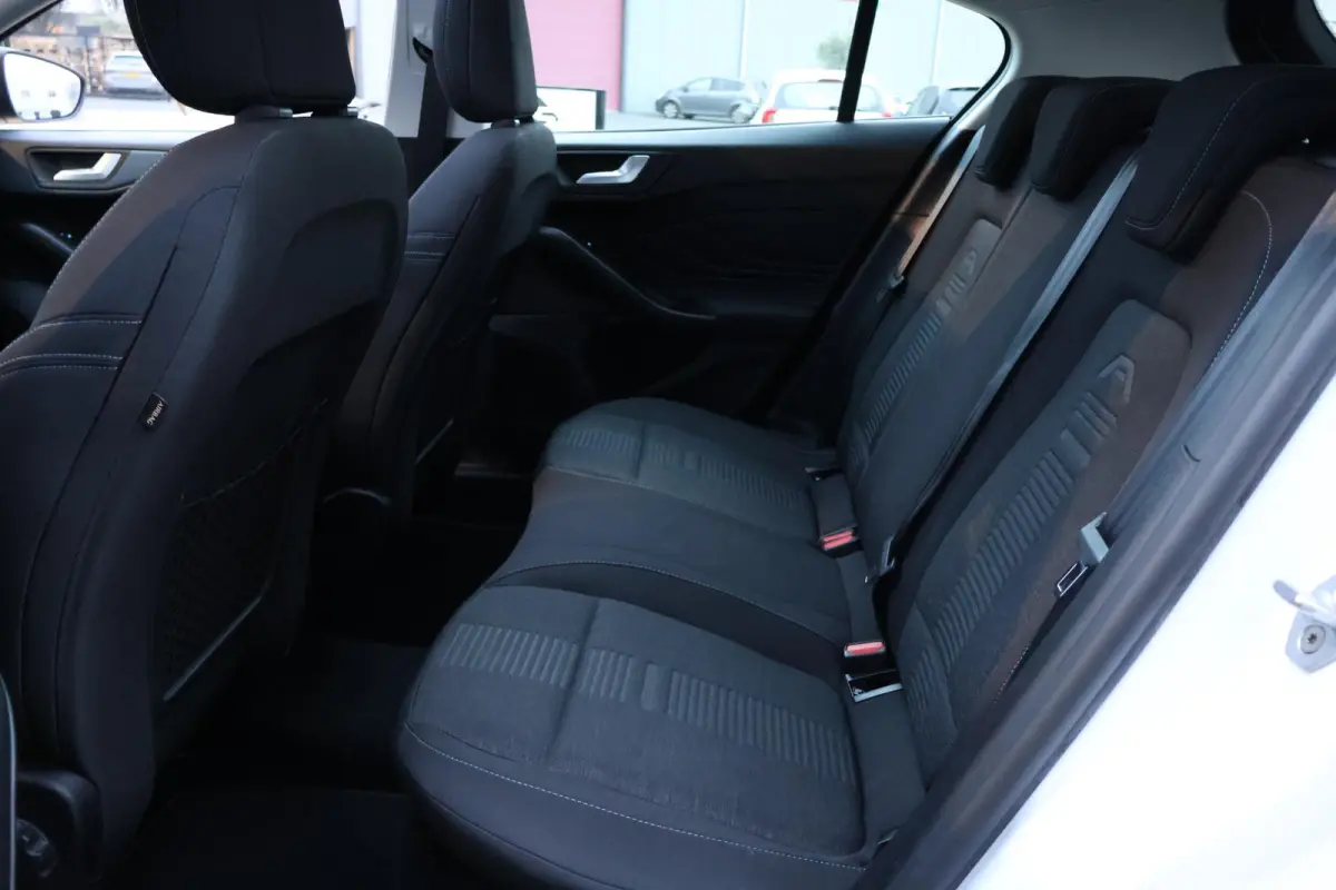 1.0 Hybrid Active Business 1e Eigenaar | NL-Auto | Volledig Onderh | BTW | Pano | B&O | Camera | Navi | Carplay | Bots | ADCruise | Keyless | Full Led | LMV | PDC