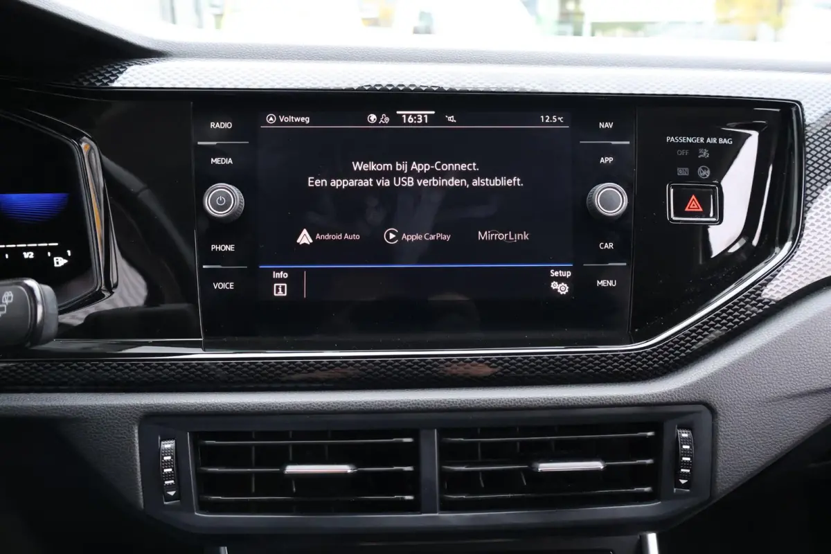 1.0 TSI Life 1e Eigenaar | Volledig Onderh | NL-Auto | BTW | Camera | Navi | Stoelverwarming | Carplay | ACC | Bots | Full Led | DAB | PDC | Start/Stop