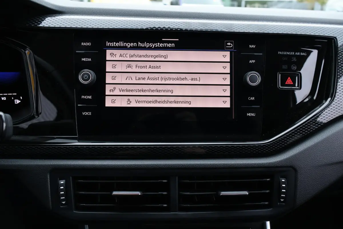 1.0 TSI Life 1e Eigenaar | Volledig Onderh | NL-Auto | BTW | Camera | Navi | Stoelverwarming | Carplay | ACC | Bots | Full Led | DAB | PDC | Start/Stop