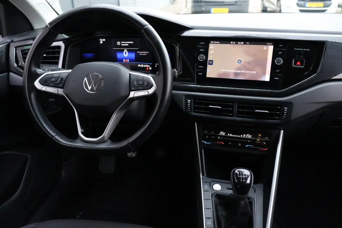 1.0 TSI Life 1e Eigenaar | Volledig Onderh | NL-Auto | BTW | Camera | Navi | Stoelverwarming | Carplay | ACC | Bots | Full Led | DAB | PDC | Start/Stop