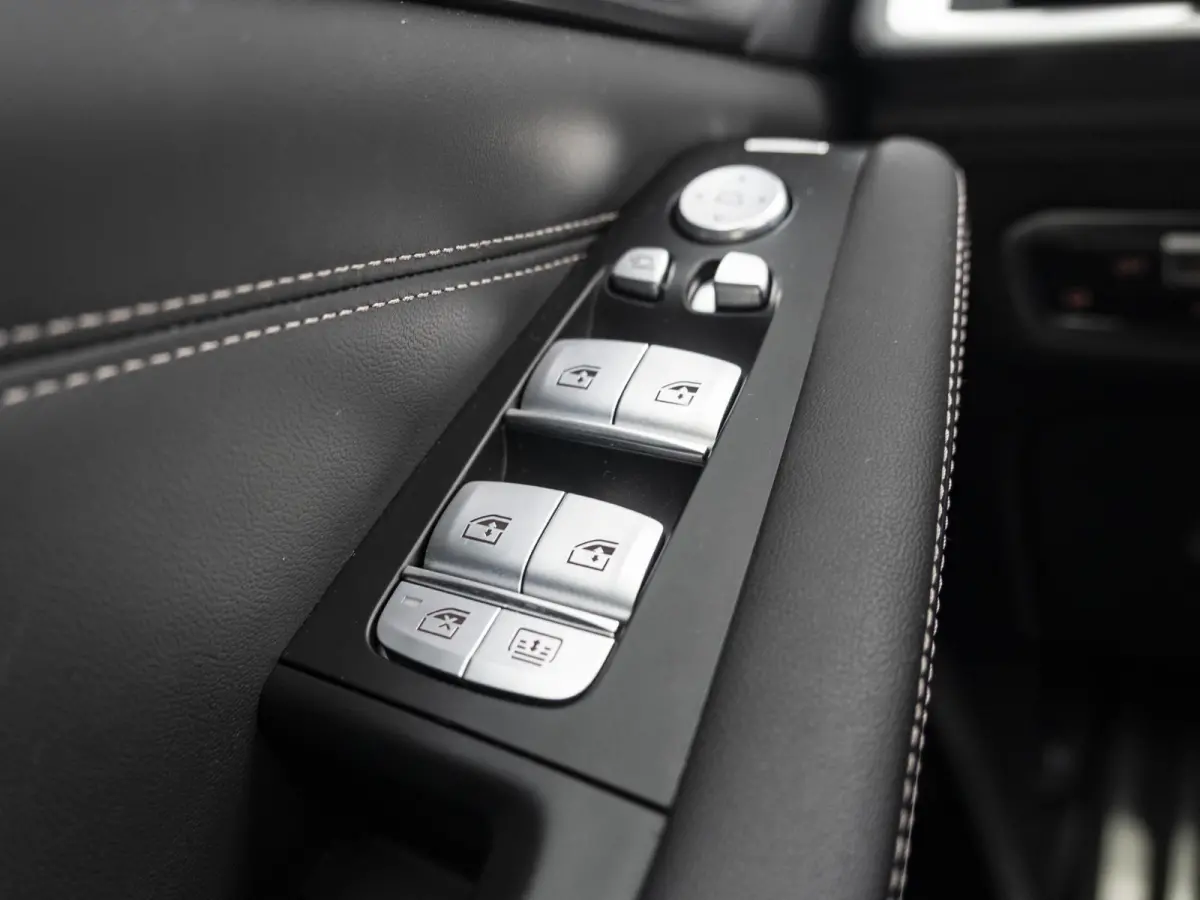 M60i xDrive | M Sportpakket Pro | Comfort Pack | 6-persoons | Bowers & Wilkins | Comfort Access | Soft-Close | Sky Lounge | Massagefunctie | 23'' |