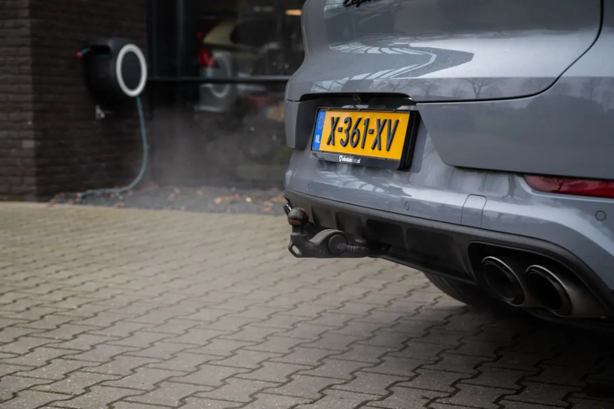 3.0 E-Hybrid , Arctic Grey, SportDesign, Trekhaak, Bijrijdersdisplay, Luchtvering