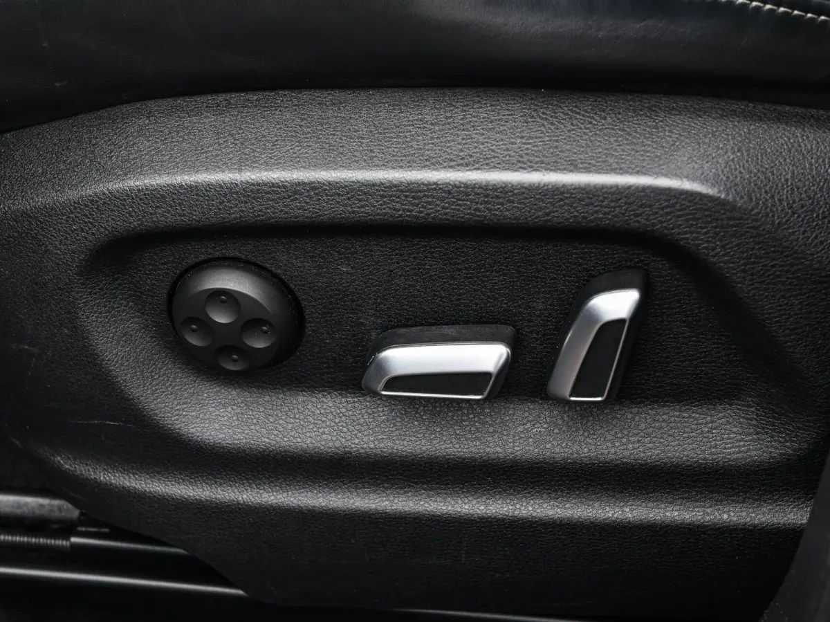 SQ5 3.0 TDI SQ5 Plus quattro 341 PK Grijs Kenteken Panoramadak B&O Leder Standkachel 22" excl. BTW
