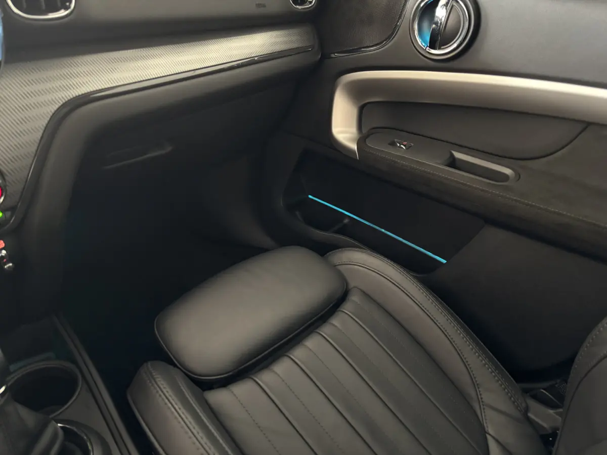 Cooper ALL4 MINI Yours Adaptive cruise Leder Panoramadak, Harman Kardon Head up Memory seats Adaptive Cruise