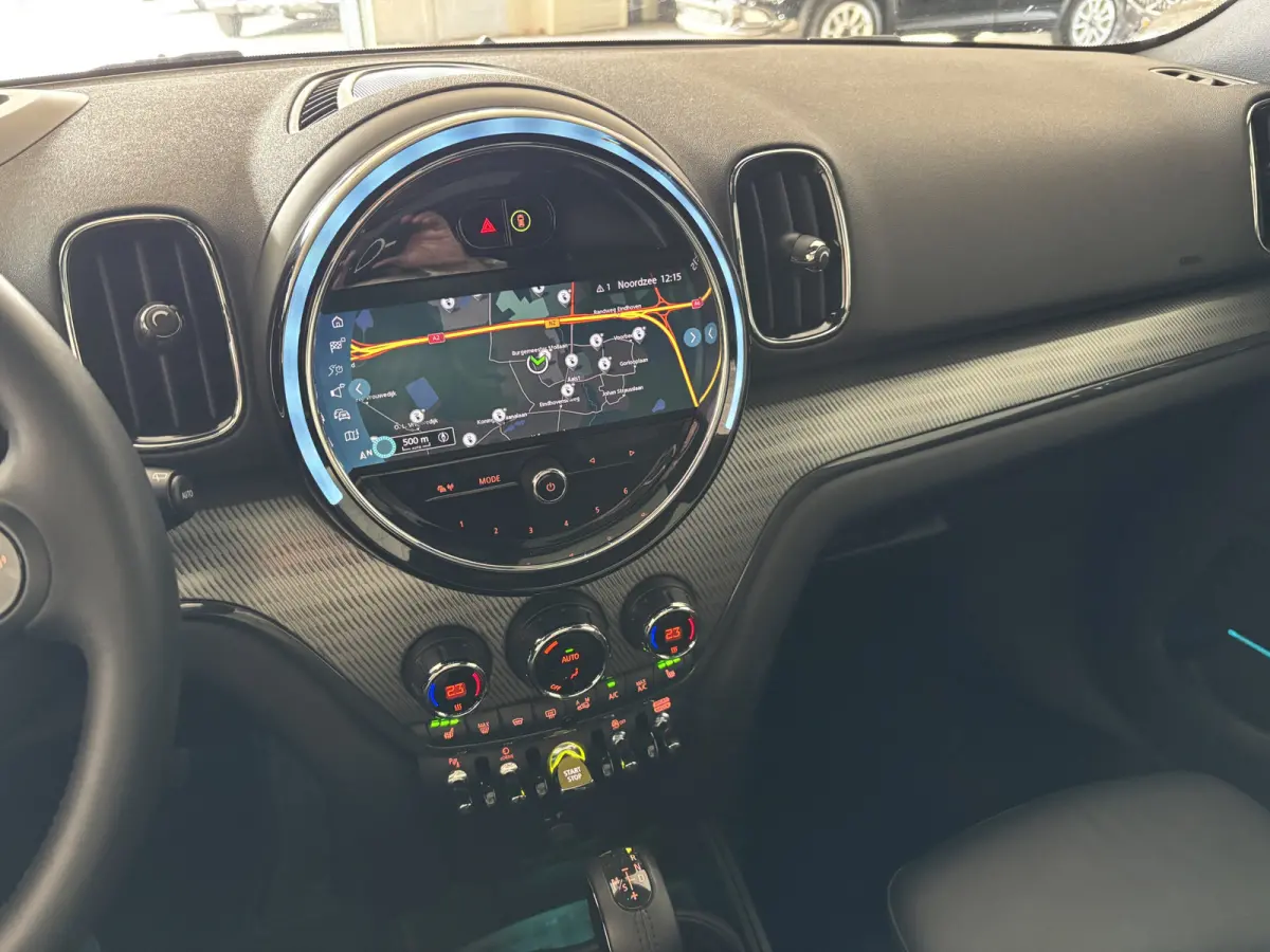 Cooper ALL4 MINI Yours Adaptive cruise Leder Panoramadak, Harman Kardon Head up Memory seats Adaptive Cruise