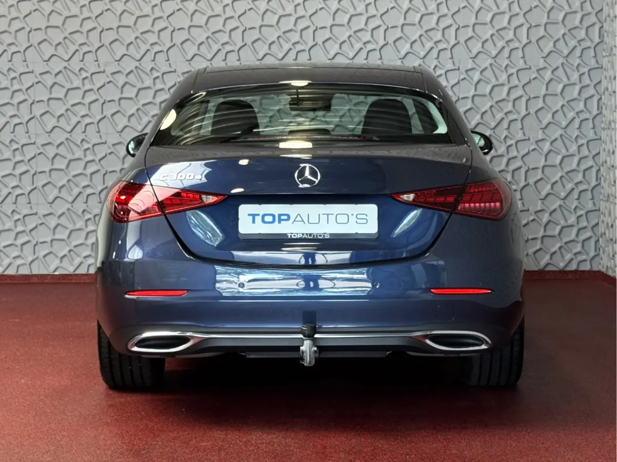 300e 313PK PHEV 12/2024 AVANTGARDE TREKHAAK HALF LEER CAMERA ELEK/STOEL/VERWARMD 12/2024 PHEV PLUG IN HYBRIDE phev