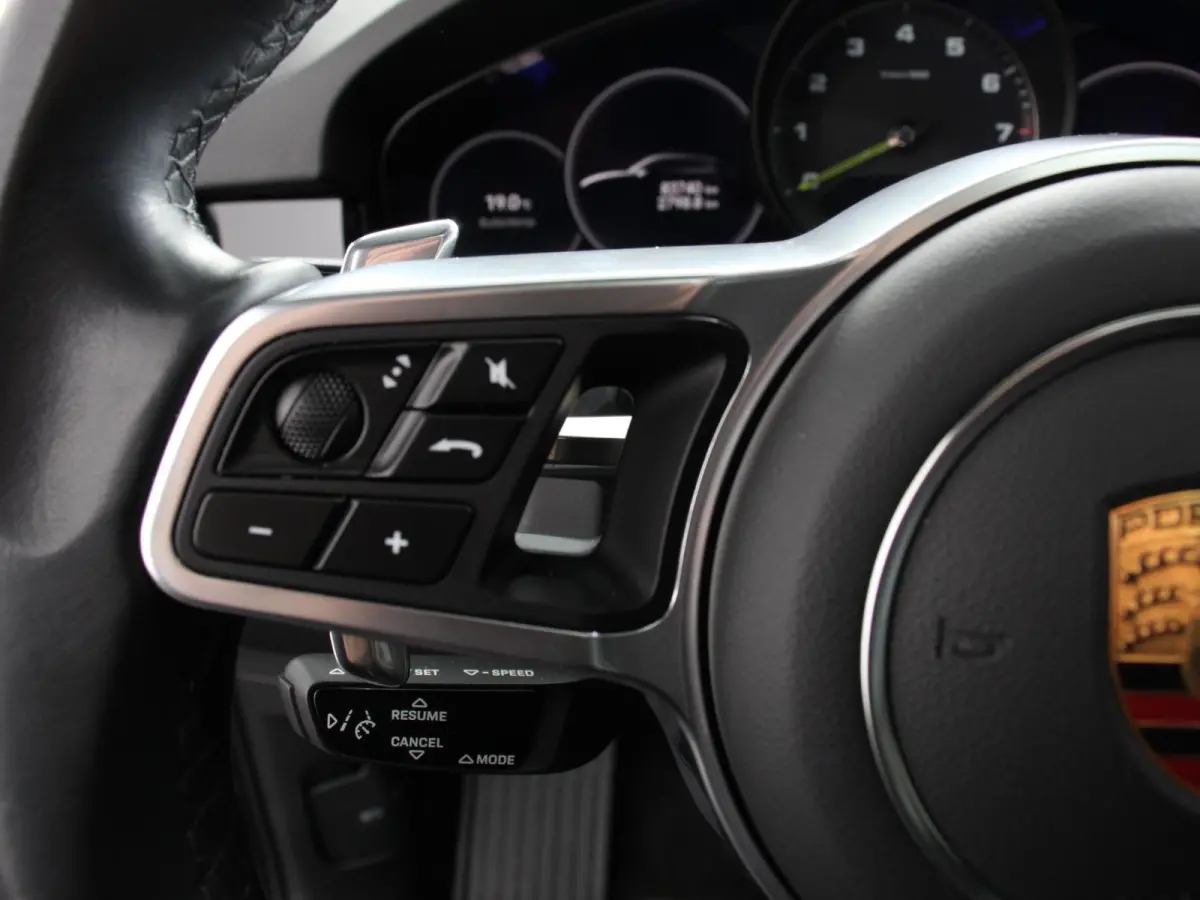 3.0 E-Hybrid 476pk Platinum Edition Leder Panorama dak Luchtvering Comfortstoelen Electrische Navigatie Climate Control Cruise control Lichtmetalen velgen Apple Carplay/ Android Auto