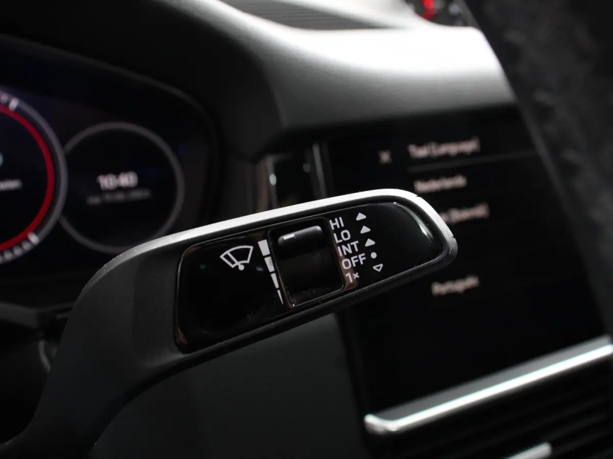 3.0 E-Hybrid 476pk Platinum Edition Leder Panorama dak Luchtvering Comfortstoelen Electrische Navigatie Climate Control Cruise control Lichtmetalen velgen Apple Carplay/ Android Auto