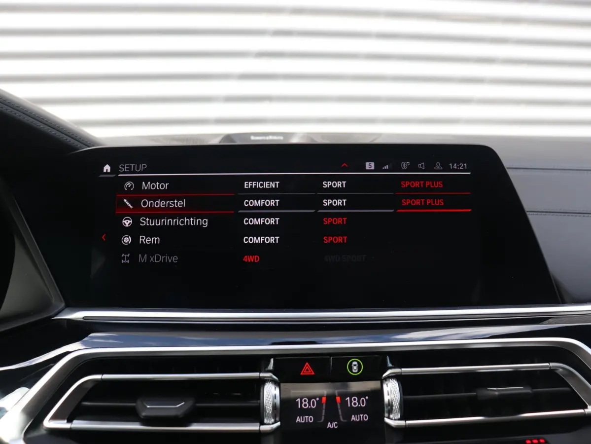 M Competition | Bowers & Wilkins | Driving Assistant Prof. | Panodak | Drivers Package | Parking Assistant Plus | Soft Close | Carbon | 21'' & 22'' LMV |