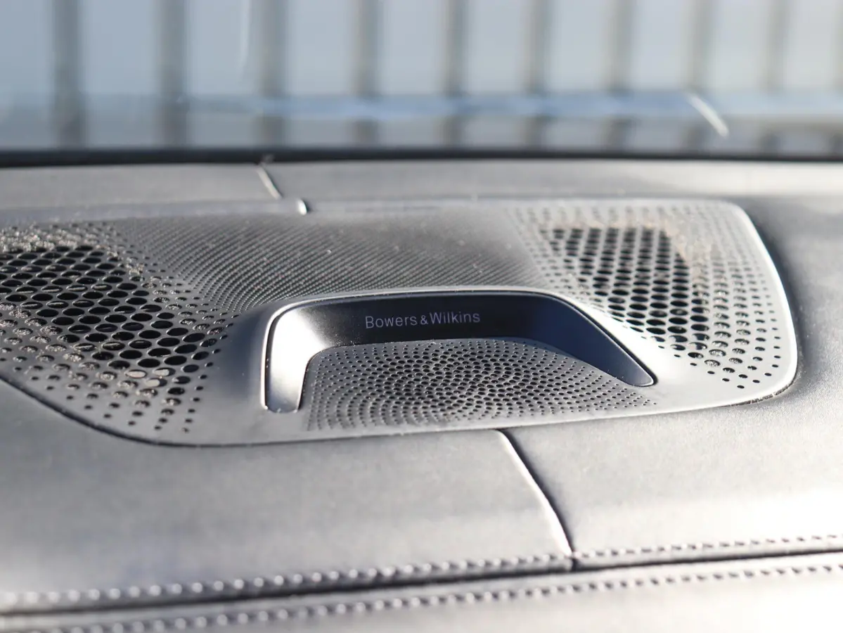 M Competition | Bowers & Wilkins | Driving Assistant Prof. | Panodak | Drivers Package | Parking Assistant Plus | Soft Close | Carbon | 21'' & 22'' LMV |