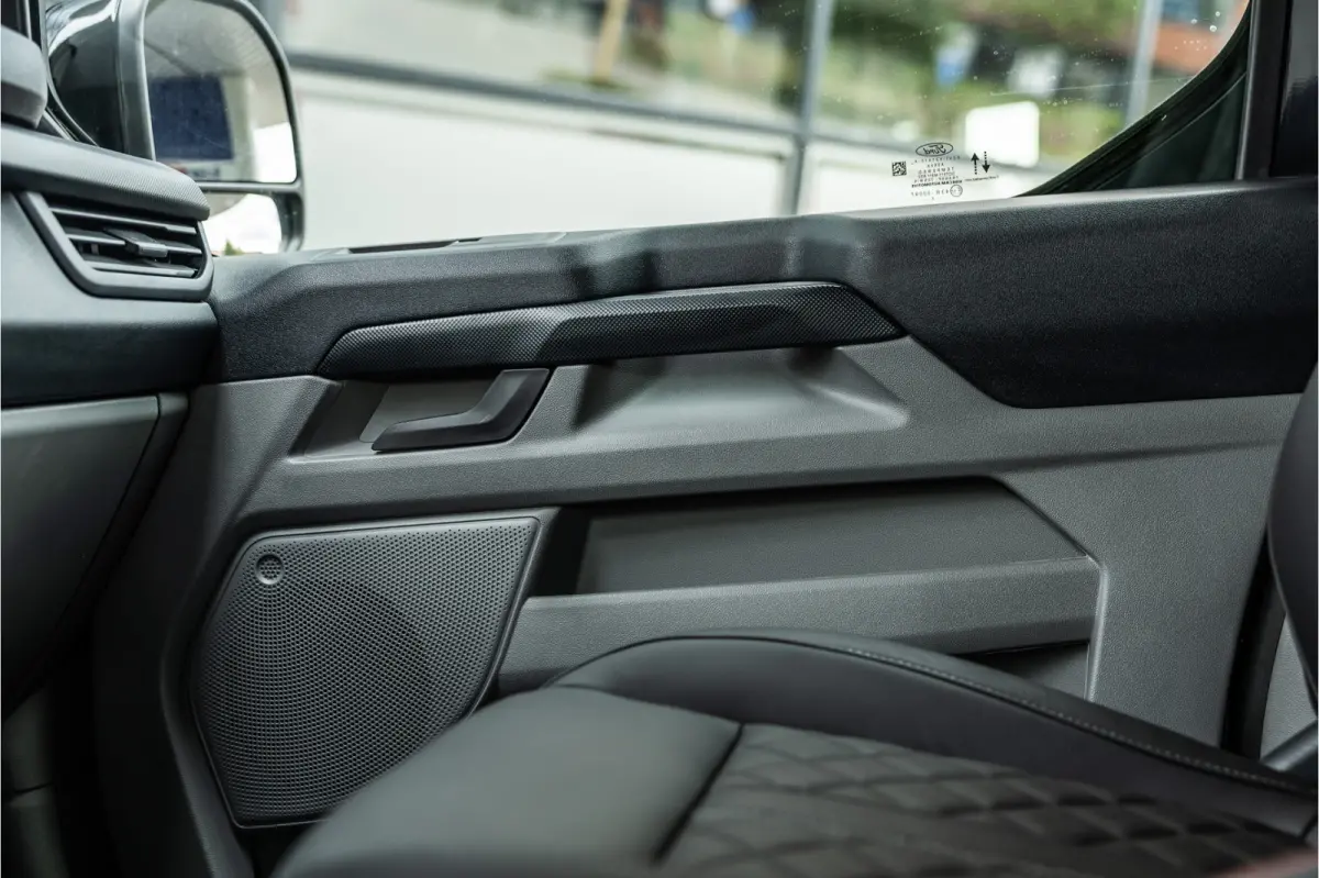 320 2.0 TDCI L2H1 DC | Dubbel Cabine | L+R Schuifdeur | 5-Zitter | Camera | CarPlay | Lane Assist | PDC V+A | Raptor Edition | Verlengde fabrieksgarantie tot 12-2029
