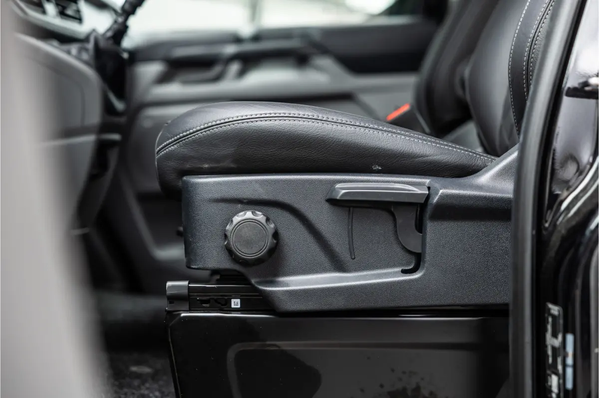 320 2.0 TDCI L2H1 DC | Dubbel Cabine | L+R Schuifdeur | 5-Zitter | Camera | CarPlay | Lane Assist | PDC V+A | Raptor Edition | Verlengde fabrieksgarantie tot 12-2029