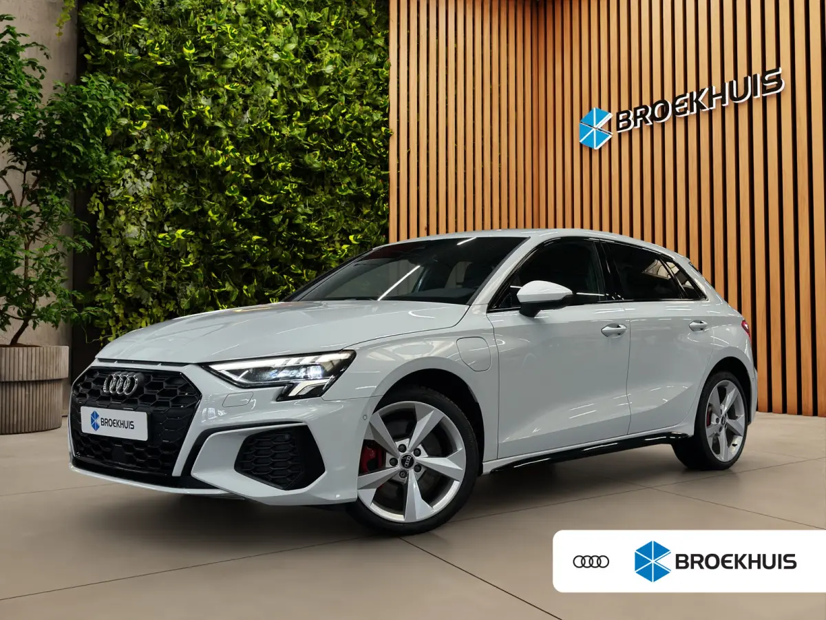 45 TFSI e S edition Competition | Adaptive Cruise | Sfeerverlichting | Stoelverwarming | Sportstoelen | CarPlay