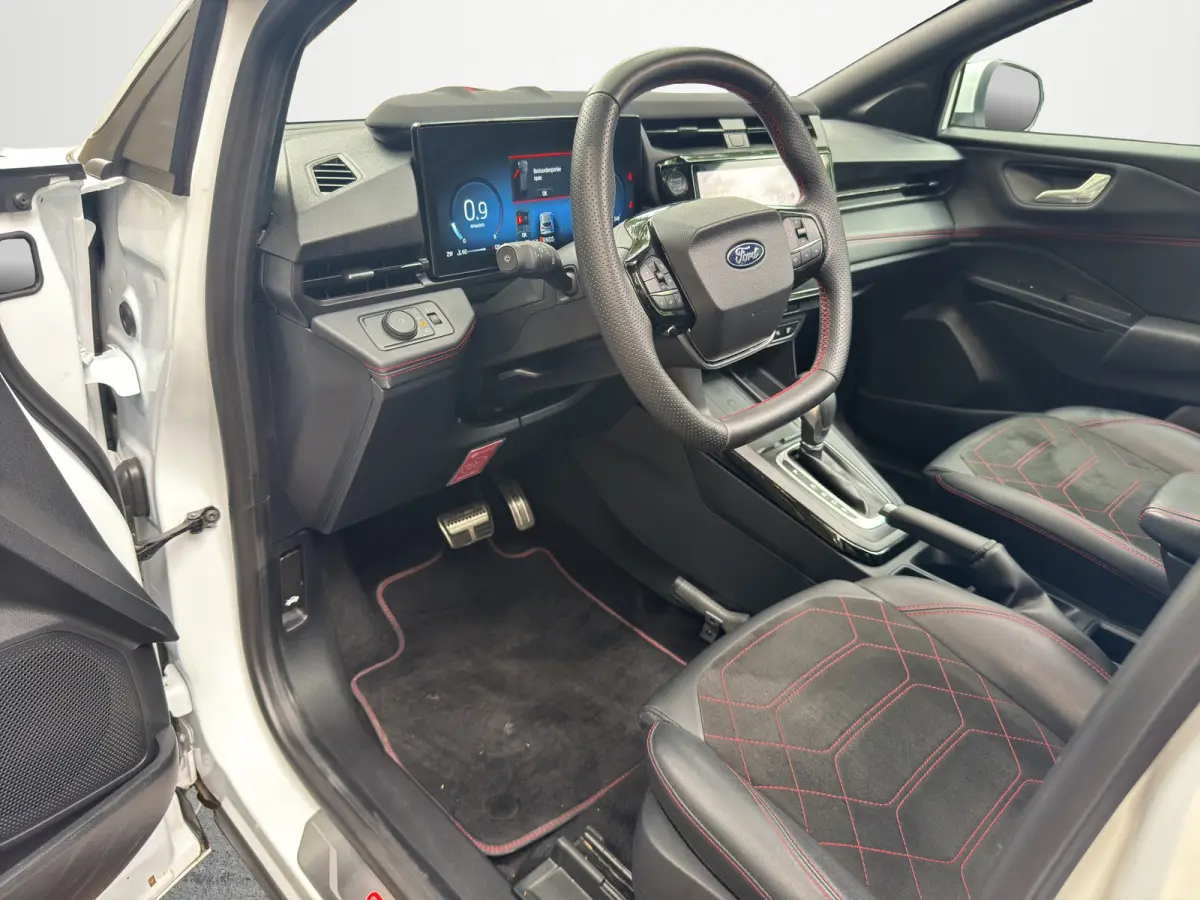 1.0 EcoBoost ST-Line X Automaat 125pk | Driver Assistance & Winter Pack | Pano dak |