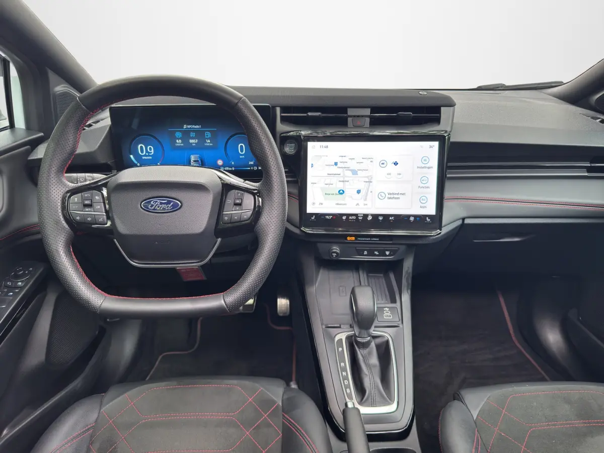 1.0 EcoBoost ST-Line X Automaat 125pk | Driver Assistance & Winter Pack | Pano dak |