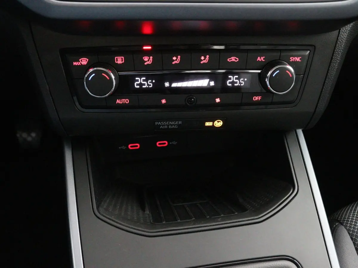 1.0 TSI Style | Apple Carplay/Android Auto | Parkeersensoren |