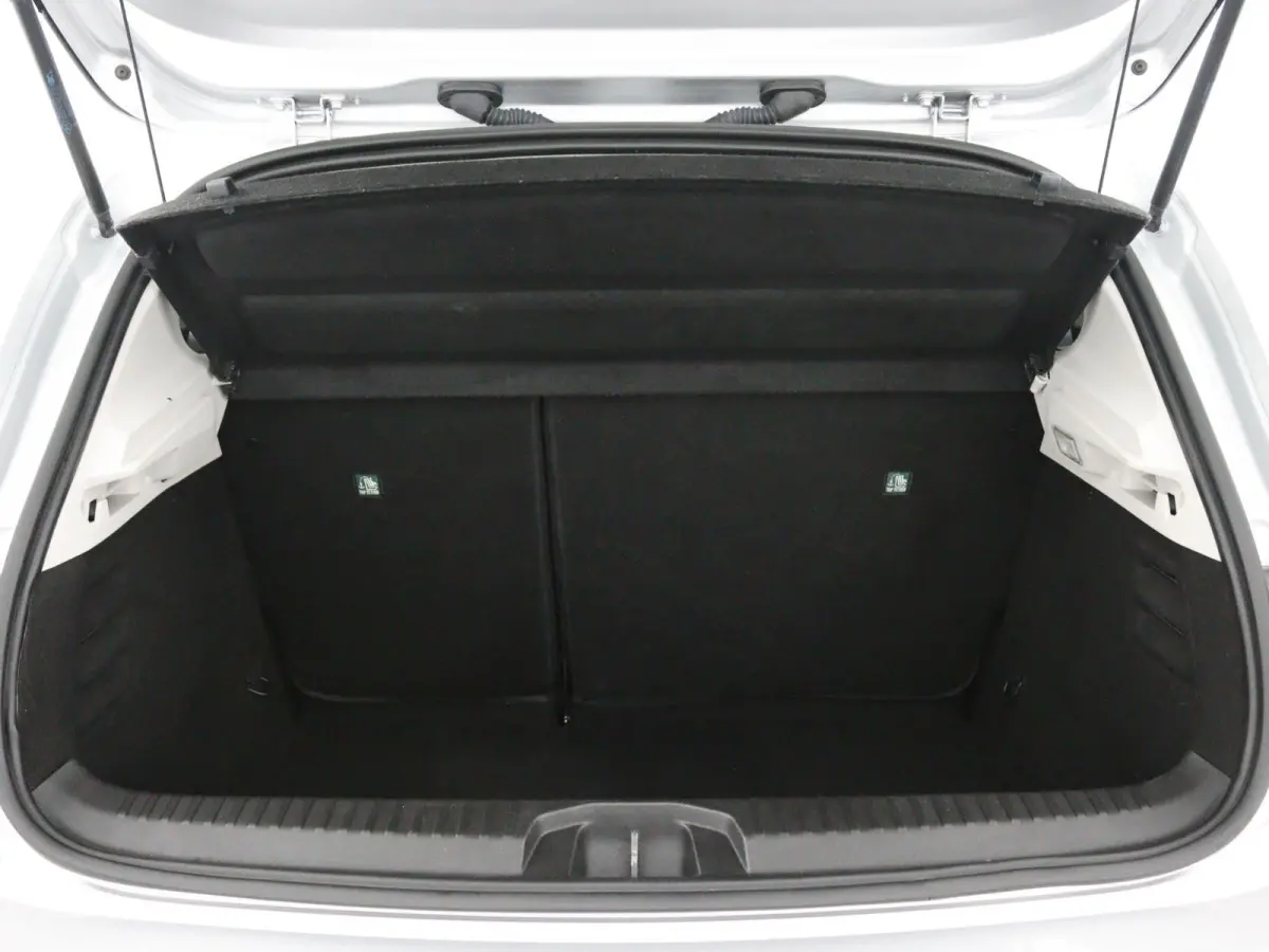 TCe 90 GPF Evolution | Navigatie | Lichtmetalen velgen | Parkeersensoren |