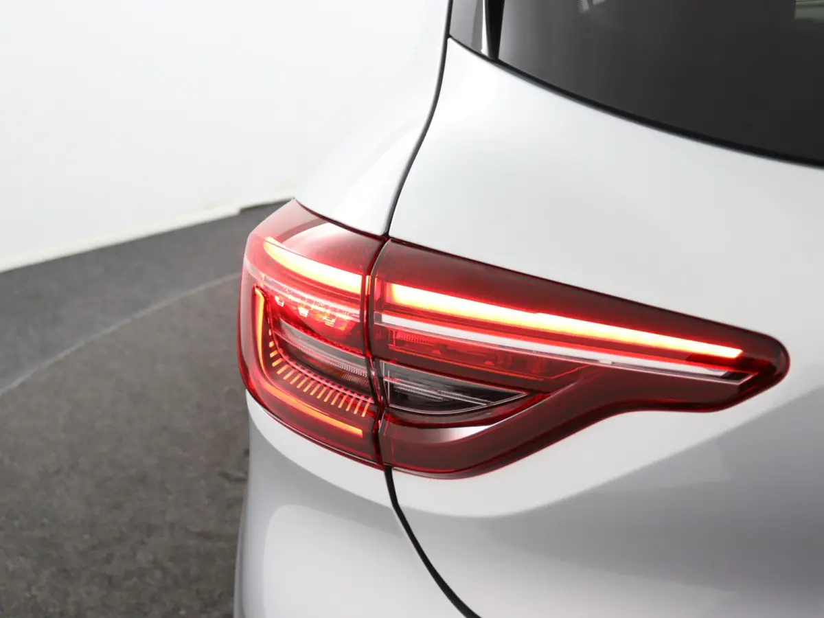 TCe 90 GPF Evolution | Navigatie | Lichtmetalen velgen | Parkeersensoren |