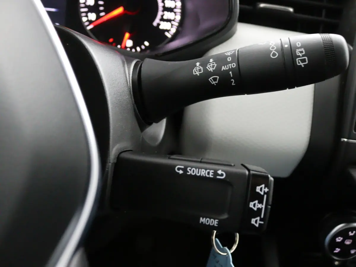 TCe 90 GPF Evolution | Navigatie | Lichtmetalen velgen | Parkeersensoren |