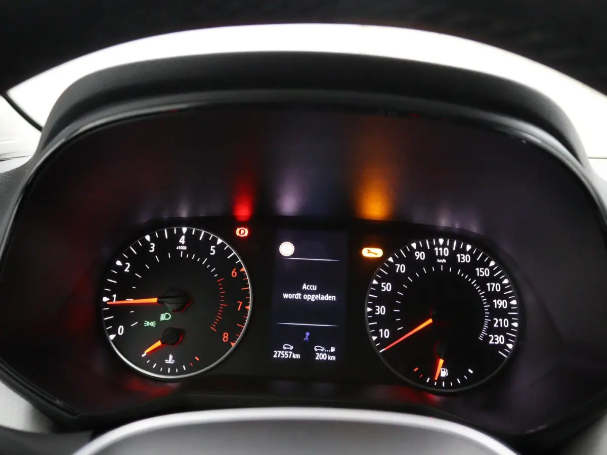 TCe 90 GPF Evolution | Navigatie | Lichtmetalen velgen | Parkeersensoren |