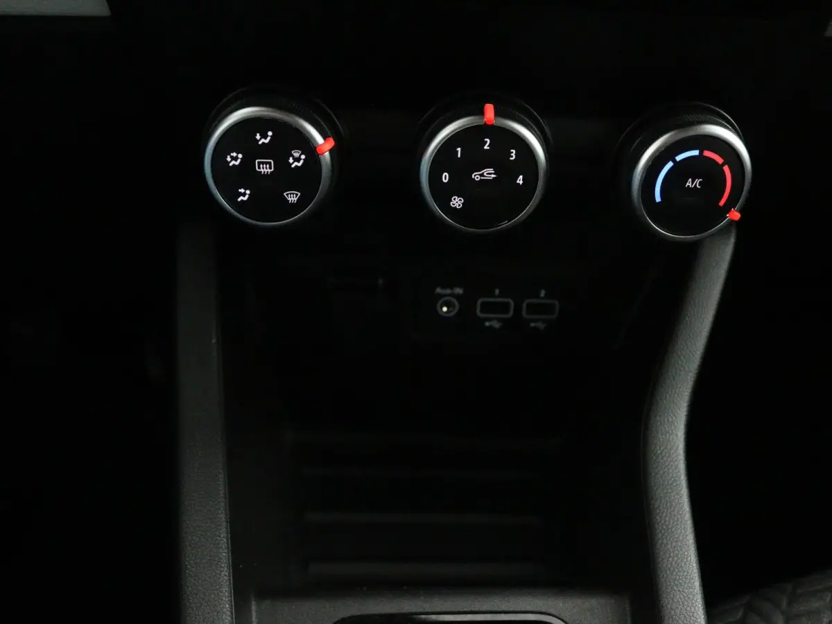 TCe 90 GPF Evolution | Navigatie | Lichtmetalen velgen | Parkeersensoren |