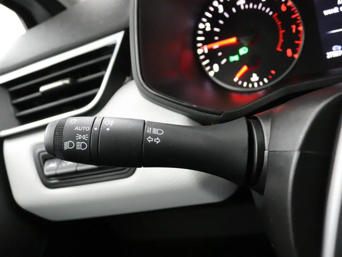 TCe 90 GPF Evolution | Navigatie | Lichtmetalen velgen | Parkeersensoren |
