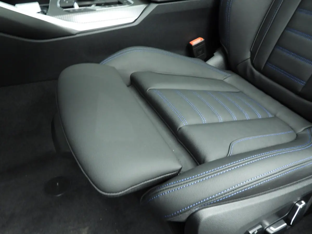 330d xDrive | M Sportpakket Pro | Innovation Pack | Comfort Pack | Panoramadak | Harman Kardon