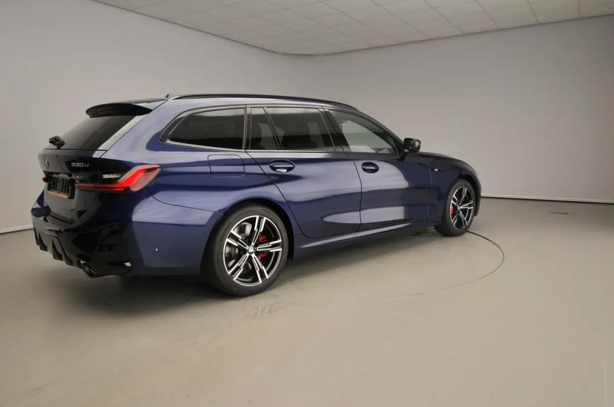 330d xDrive | M Sportpakket Pro | Innovation Pack | Comfort Pack | Panoramadak | Harman Kardon