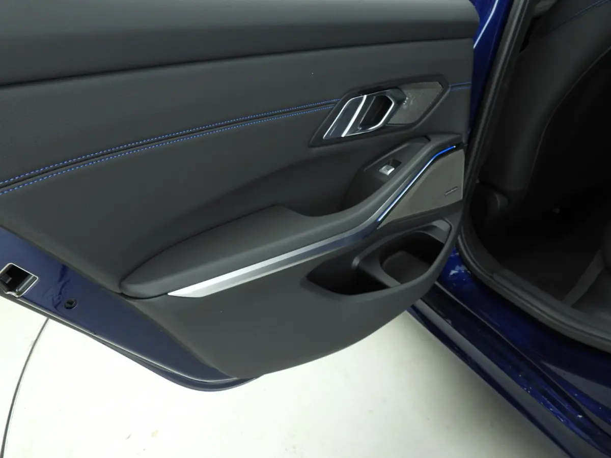 330d xDrive | M Sportpakket Pro | Innovation Pack | Comfort Pack | Panoramadak | Harman Kardon