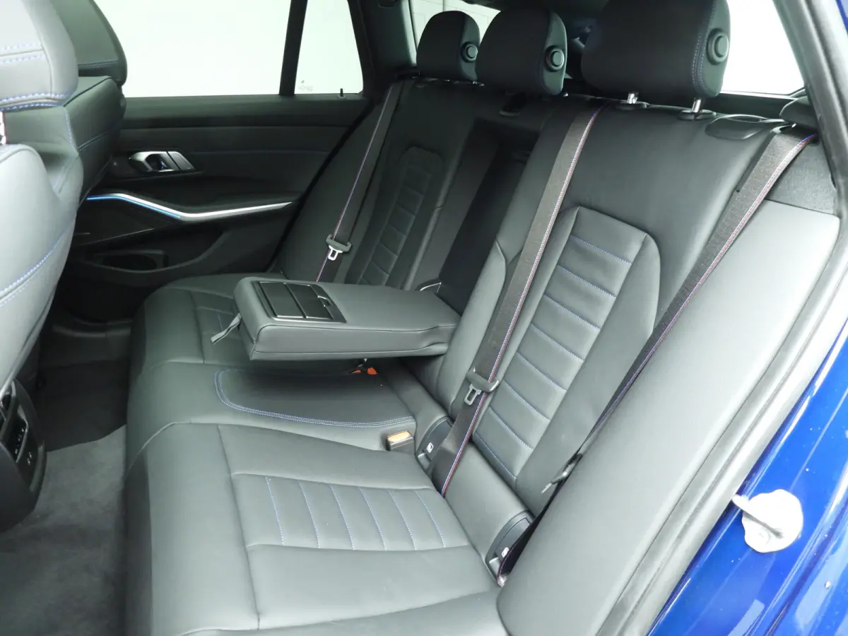 330d xDrive | M Sportpakket Pro | Innovation Pack | Comfort Pack | Panoramadak | Harman Kardon