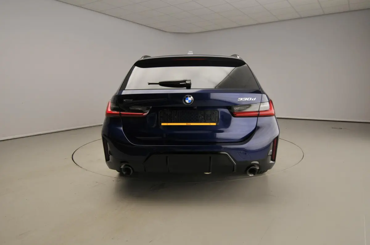 330d xDrive | M Sportpakket Pro | Innovation Pack | Comfort Pack | Panoramadak | Harman Kardon