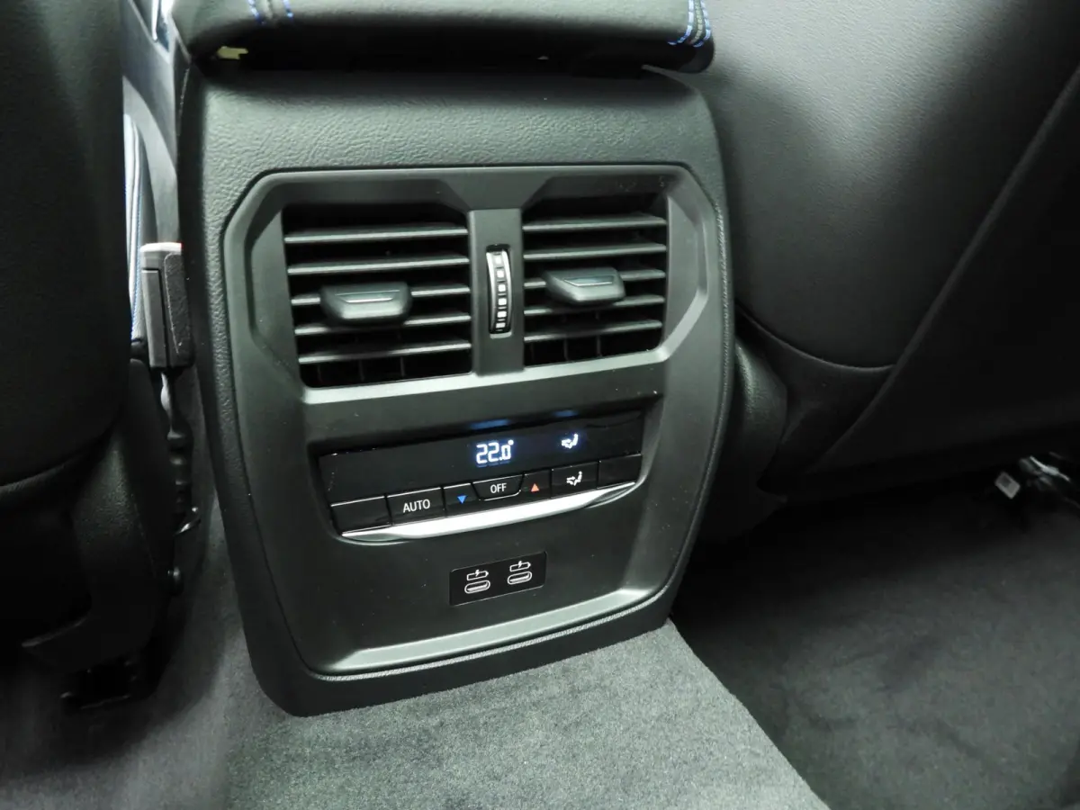 330d xDrive | M Sportpakket Pro | Innovation Pack | Comfort Pack | Panoramadak | Harman Kardon