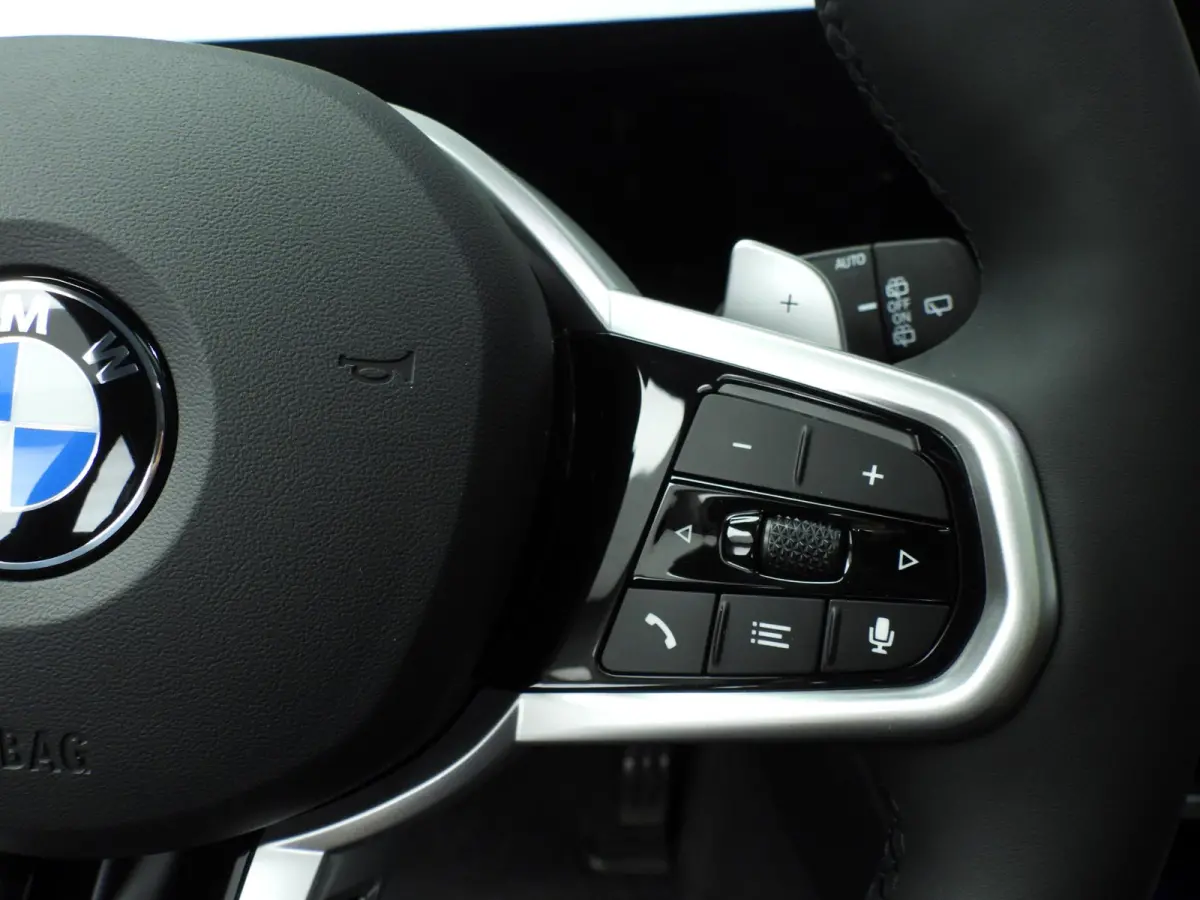 330d xDrive | M Sportpakket Pro | Innovation Pack | Comfort Pack | Panoramadak | Harman Kardon