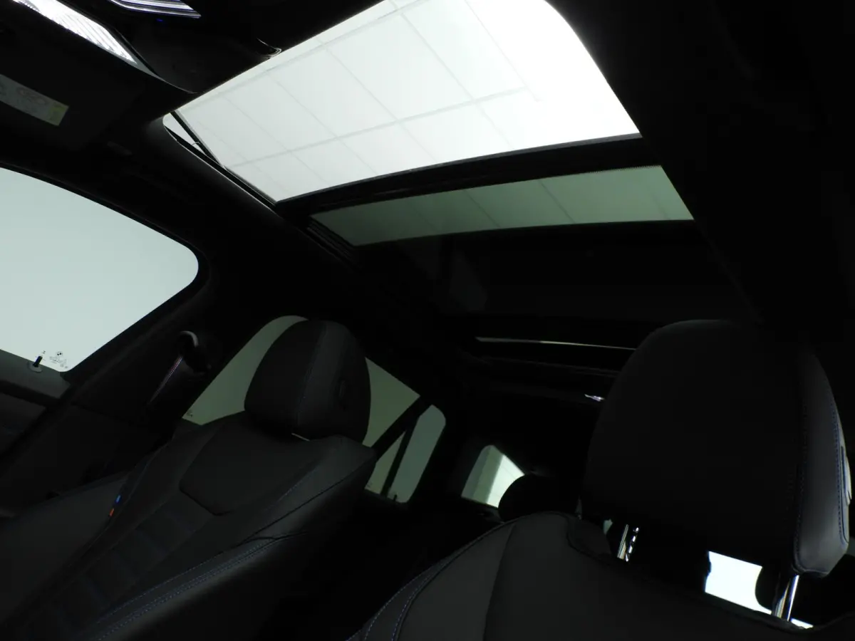 330d xDrive | M Sportpakket Pro | Innovation Pack | Comfort Pack | Panoramadak | Harman Kardon