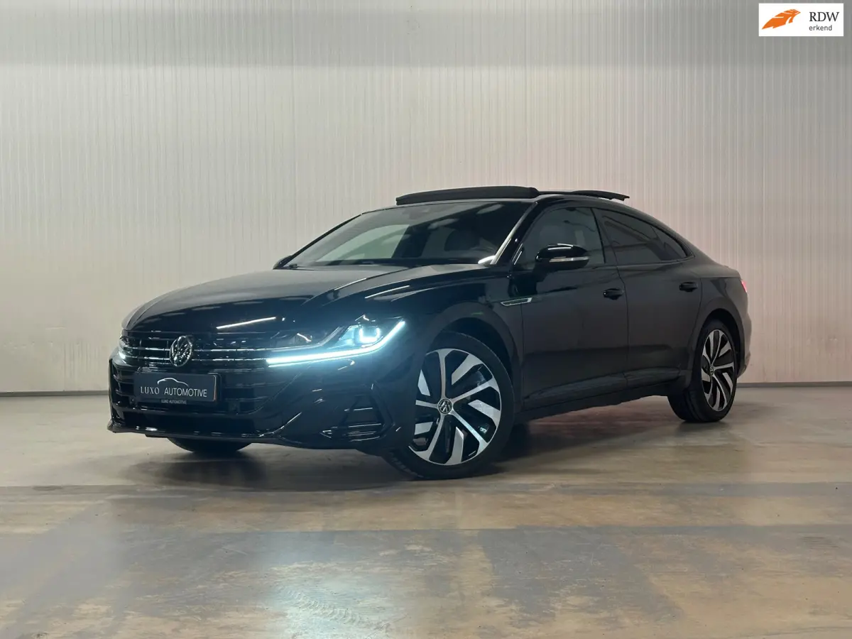 1.4 TSI eHybrid R-Line | PANO | TREKHAAK | HUD | 360 CAMERA | STOELMASSAGE