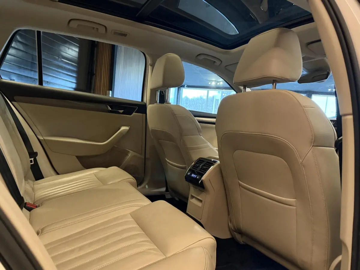 1.4 TSI iV Business Edition Plus DealerO
