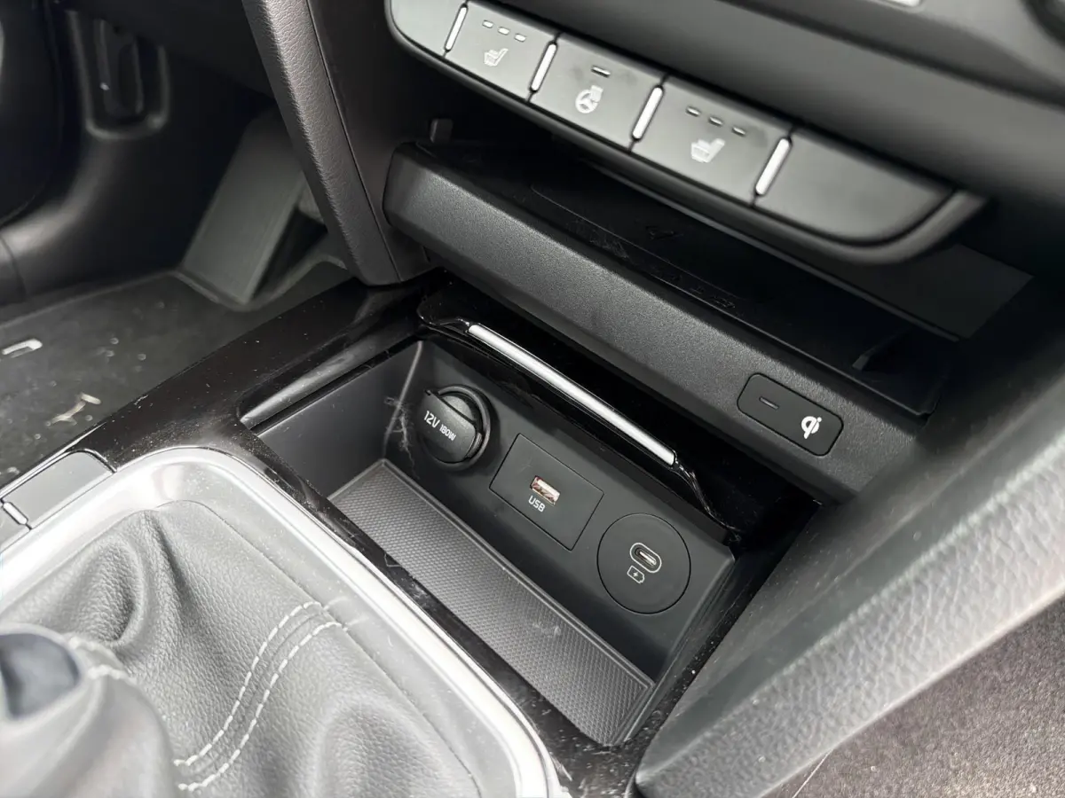 1.0 T-GDi Design Edition | Stoelverwarming | Parkeersensoren | LED Koplampen | Dodehoekassistentie | Stuurwiel verwarmd |