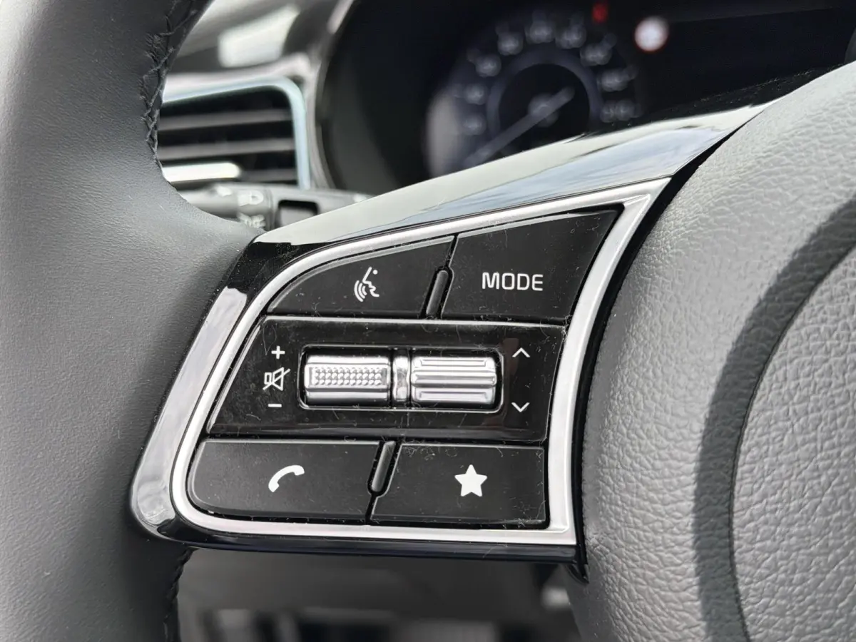 1.0 T-GDi Design Edition | Stoelverwarming | Parkeersensoren | LED Koplampen | Dodehoekassistentie | Stuurwiel verwarmd |