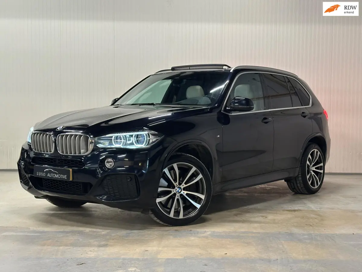 XDrive50i High Executive | PANO | M-SPORT | HUD | HARMAN KARDON | CARBONSCHWARZ