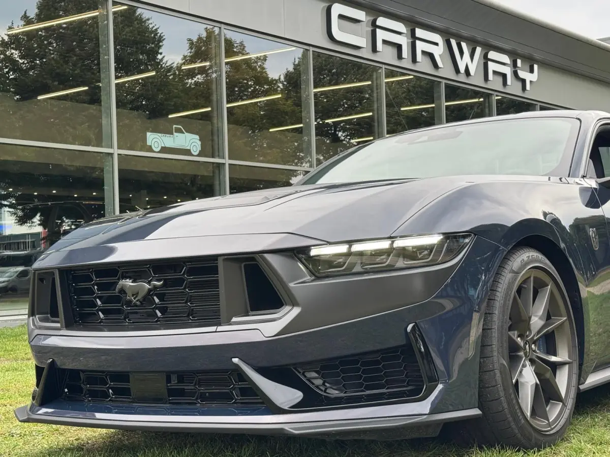 5.0 V8 Dark Horse Carbon B&O