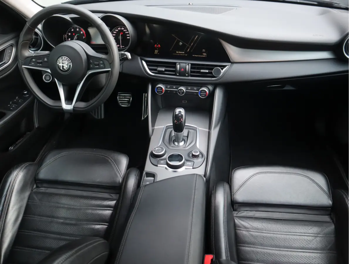 2.0T Super Adaptive CC / Navi/ Camera /Pdc / Carplay /Stoel/Stuurverw / Automaat Gechipt 310pk - 460nm koppel