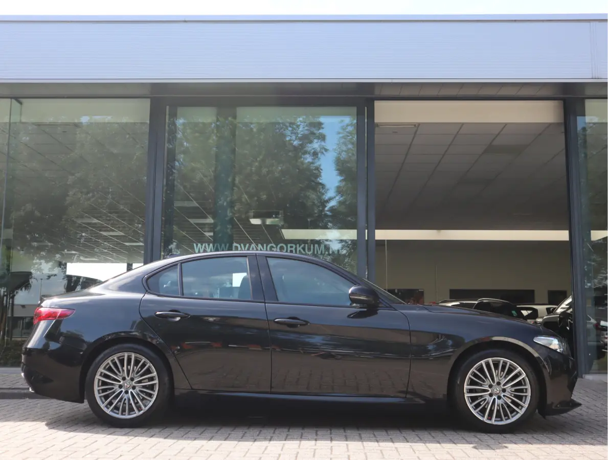 2.0T Super Adaptive CC / Navi/ Camera /Pdc / Carplay /Stoel/Stuurverw / Automaat Gechipt 310pk - 460nm koppel