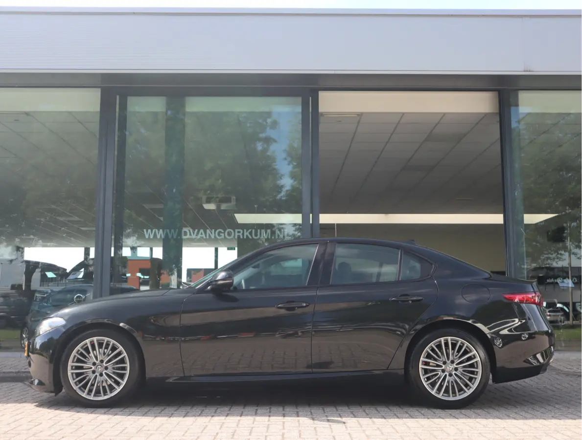 2.0T Super Adaptive CC / Navi/ Camera /Pdc / Carplay /Stoel/Stuurverw / Automaat Gechipt 310pk - 460nm koppel