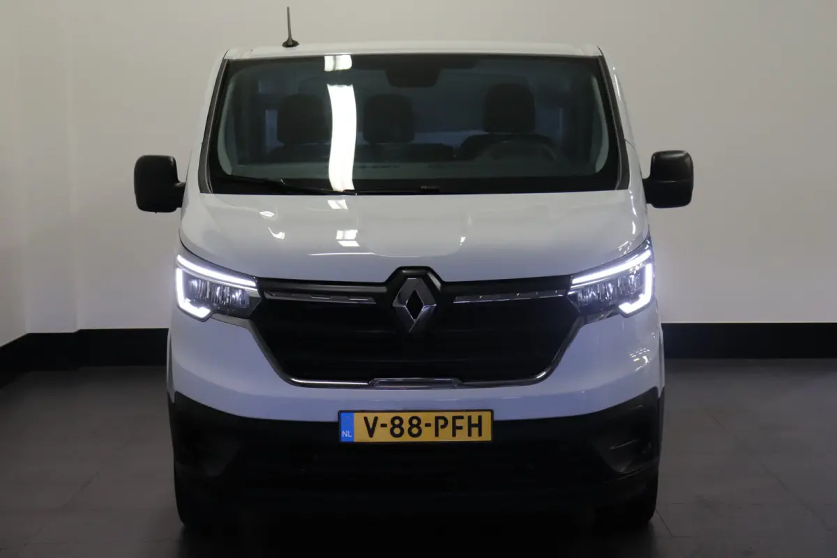 2.0 Blue dCi 130PK L2 EURO 6 - Airco - Navi - Cruise - €19.950,- Excl.