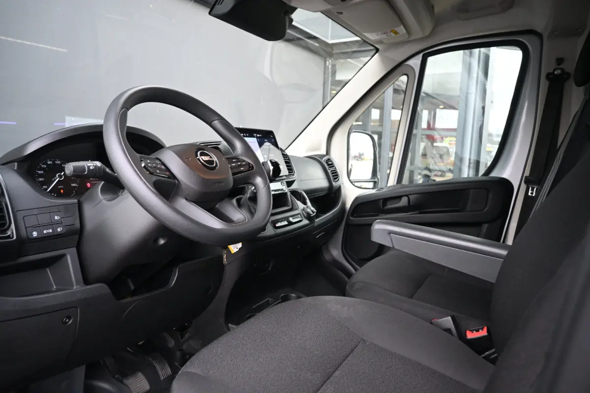 2.2D L2H2 140PK 3.5t Automaat BPM vrij | Cruise control | Climate control | Achteruitrijcamera | Betimmering | Navigatie