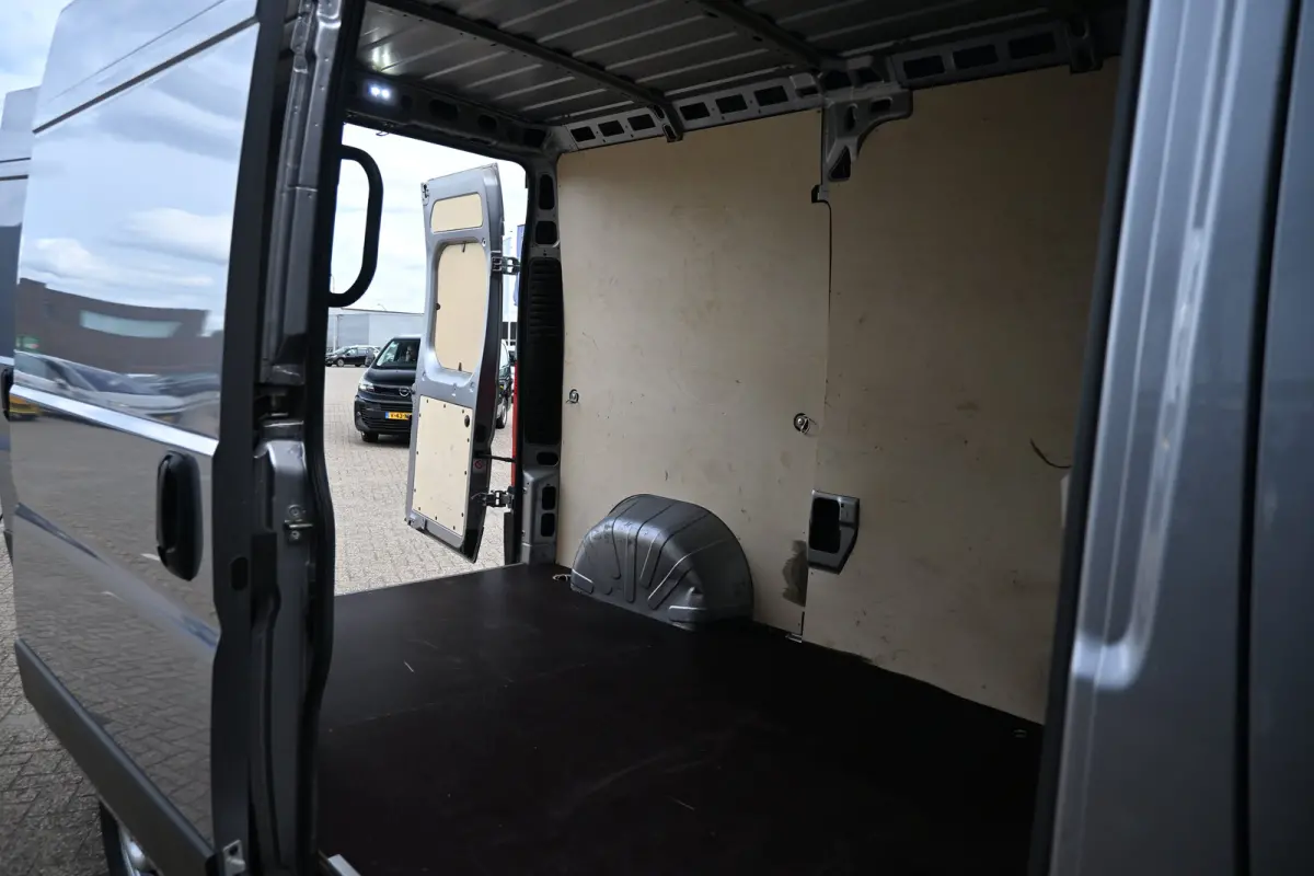 2.2D L2H2 140PK 3.5t Automaat BPM vrij | Cruise control | Climate control | Achteruitrijcamera | Betimmering | Navigatie