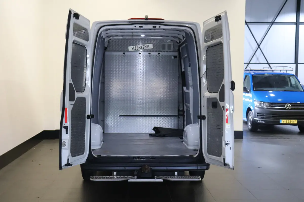 2.0 TDI 140PK L3H3 EURO 6 - Airco - Navi - Cruise - € 17.900,-  Excl.